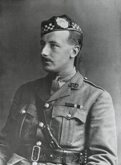Portrait du capitaine Arthur Henderson VC, 2nd Battalion Argyll and Sutherland Highlanders, 1915 - English Photographer
