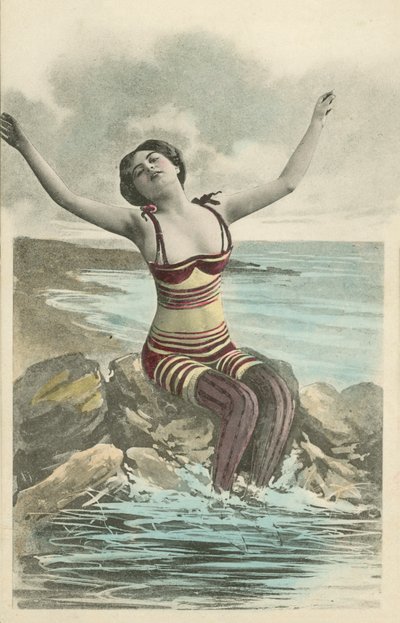 Jolie fille en costume de bain rayé inhabituel avec des leggings - English Photographer