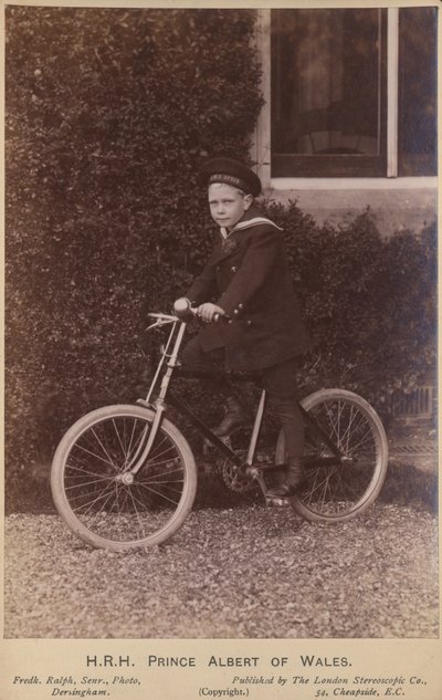 Prince Albert de Galles pose avec un vélo - English Photographer