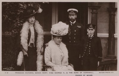 Princesse Victoria, Reine Mary, Roi George V, Le Duc de Cornouailles - English Photographer