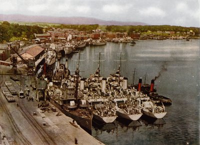 Quayside à Londonderry, County Londonderry (photo couleur) - English Photographer