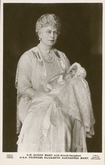 Reine Mary, épouse du roi George V, avec sa petite-fille, la princesse Elizabeth - English Photographer