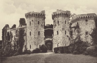 Château de Raglan, Porte principale (photo n/b) - English Photographer