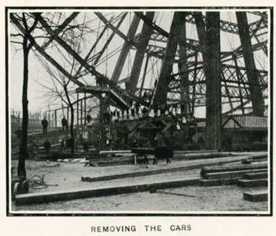 Démontage de la Grande Roue à Earls Court, Londres; démontage des voitures; de The Sphere, 13 avril 1907 - English Photographer