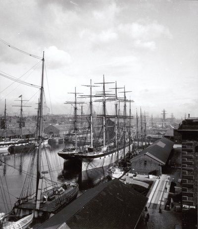 Salthouse Dock, Liverpool - English Photographer