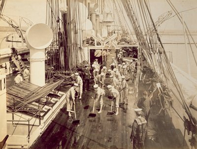 Nettoyage du pont du HMS Calliope - English Photographer