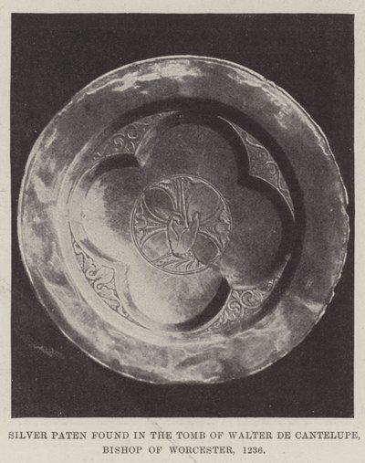 Patène en argent trouvée dans la tombe de Walter de Cantelupe, évêque de Worcester, 1236 - English Photographer