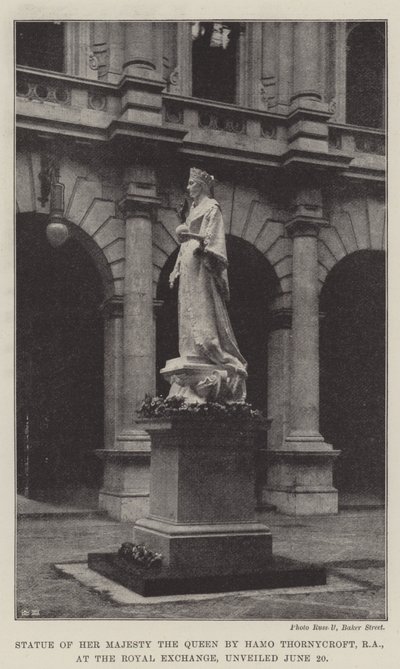 Statue de Sa Majesté la Reine par Hamo Thornycroft, RA, à la Bourse Royale, dévoilée le 20 juin - English Photographer