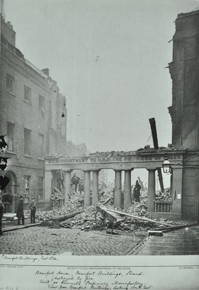 Strand, Westminster : Beaufort Buildings, dégâts d