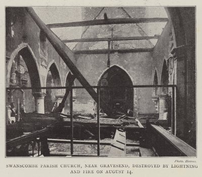 Église paroissiale de Swanscombe, près de Gravesend, détruite par la foudre et le feu le 14 août - English Photographer