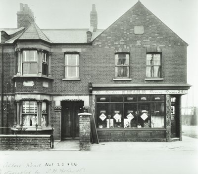 The Beehive Dining Rooms, 1899 - English Photographer