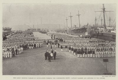 Le défilé matinal des marins formant le dépôt de Portsmouth, le capitaine Hammet et les officiers au centre - English Photographer