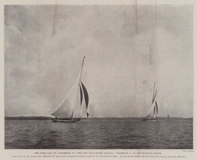 La première voile du Shamrock II, le nouveau challenger devançant le Shamrock I dans les eaux de Southampton - English Photographer