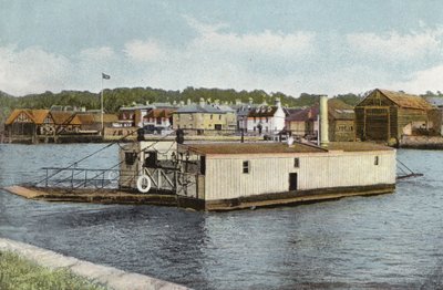 Le Pont Flottant, Cowes - English Photographer