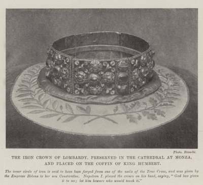 La couronne de fer de Lombardie, conservée dans la cathédrale de Monza, et placée sur le cercueil du roi Humbert - English Photographer