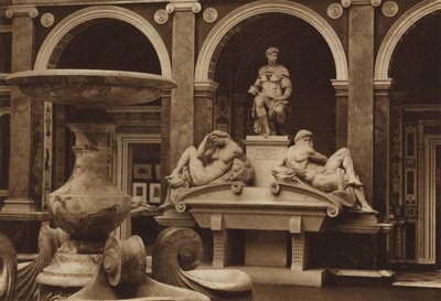 La cour italienne - English Photographer