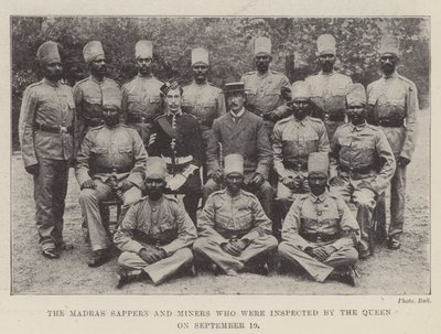 Les sapeurs et mineurs de Madras inspectés par la Reine le 19 septembre - English Photographer