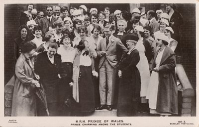 Le prince de Galles (futur roi Édouard VIII), avec un groupe d