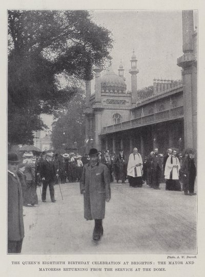 Célébration du quatre-vingtième anniversaire de la reine à Brighton, le maire et la mairesse revenant du service au Dôme - English Photographer