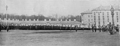 Le tsar rendant les saluts de ses troupes et officiers généraux, illustration de The King, 25 mai 1901 - English Photographer