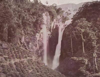 Les Chutes Jumelles (Culture du café au premier plan), Ceylan - English Photographer