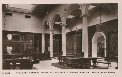 Victoria and Albert Museum, South Kensington, Londres - English Photographer
