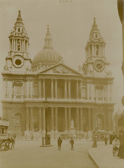 La façade de la cathédrale Saint-Paul - English Photographer