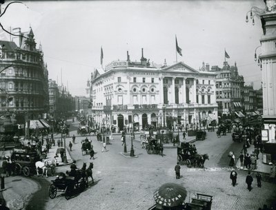 Le nouveau London Pavilion - English Photographer