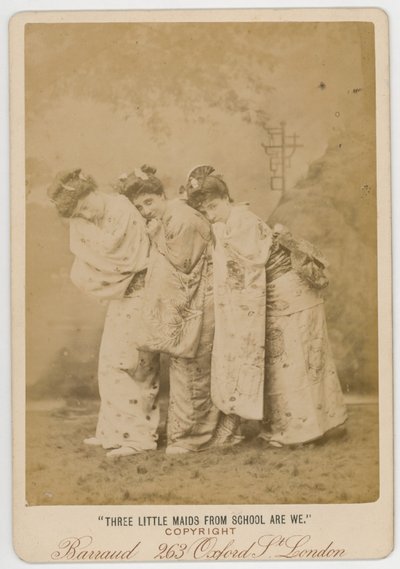 Trois petites filles de l