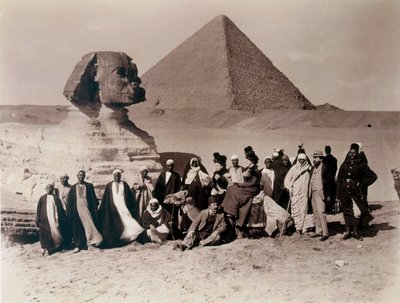 Touristes visitant le Sphinx à Gizeh - English Photographer
