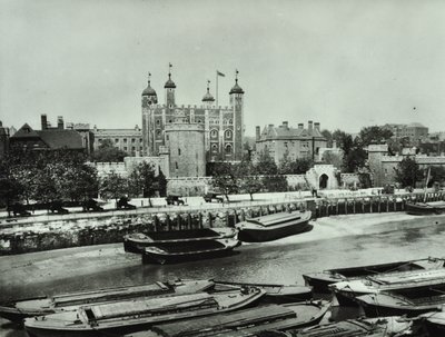 Tour de Londres, Tower Hill : depuis la rivière, 1895 - English Photographer