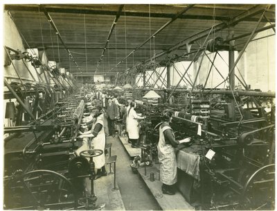 Tissage de Turquie, usine Hughes n°2, 1923 - English Photographer