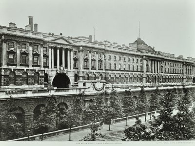 Victoria Embankment, Westminster : Somerset House, élévation vers Victoria Embankment, 1896 - English Photographer