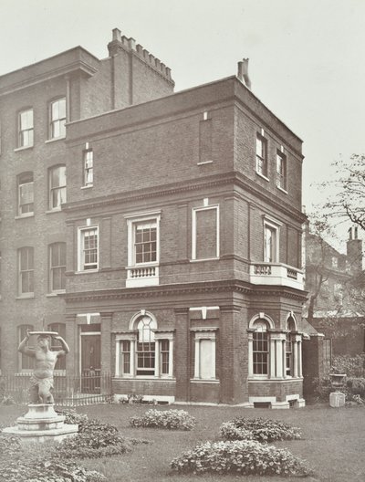 Vue de la maison de jardin de Clements Inn, 1885 - English Photographer