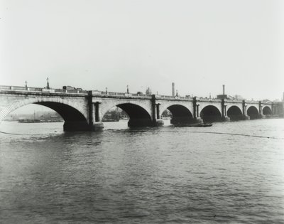 Pont de Waterloo : vue depuis la rive nord, 1895 - English Photographer