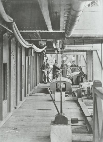 Ferry de Woolwich : plateforme de levier hydraulique du ponton nord, 1896 - English Photographer