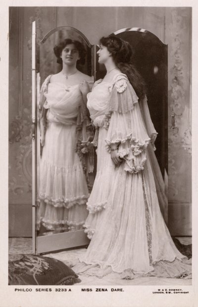 Zena Dare, chanteuse et actrice anglaise - English Photographer