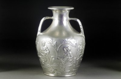 Une réplique victorienne en argent du vase de Portland, 1844 - English School