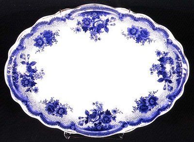 Assiette Staffordshire motif Albertoli, vers 1860 - English School