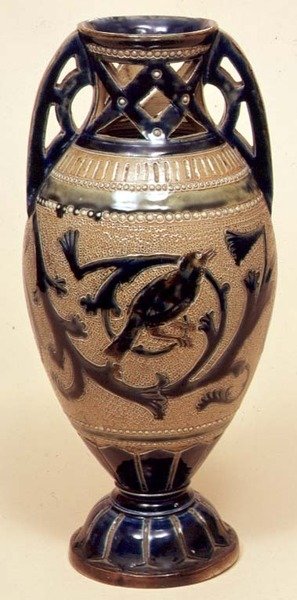 Vase Bailey décoré par E. Bennett - English School
