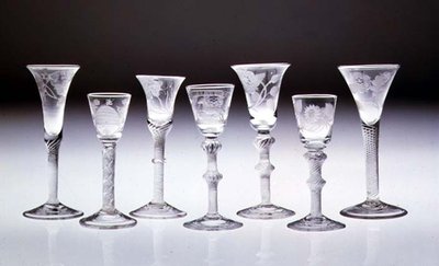 Collection de verres gravés avec tiges torsadées opaques et à air - English School
