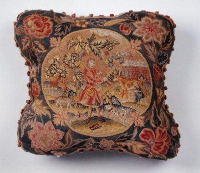 Coussin, brodé en petit point, représentant un berger dans un paysage - English School