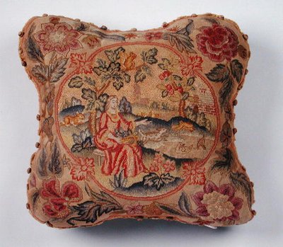 Coussin, brodé en petit point, représentant une femme dans un paysage - English School