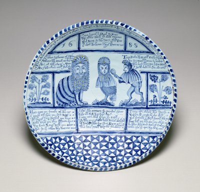 Plat avec un chat, un hibou et un singe regardant dans un miroir, 1688 - English School