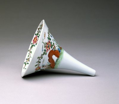 Entonnoir à vin Famille Rose, porcelaine de Worcester, 1753-55 - English School