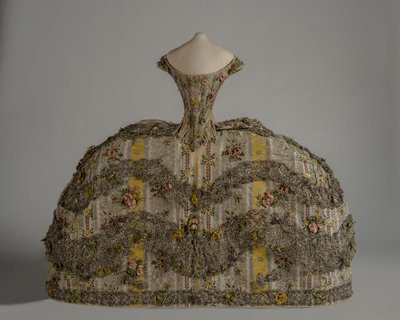 Manteau de poupée de mode - English School