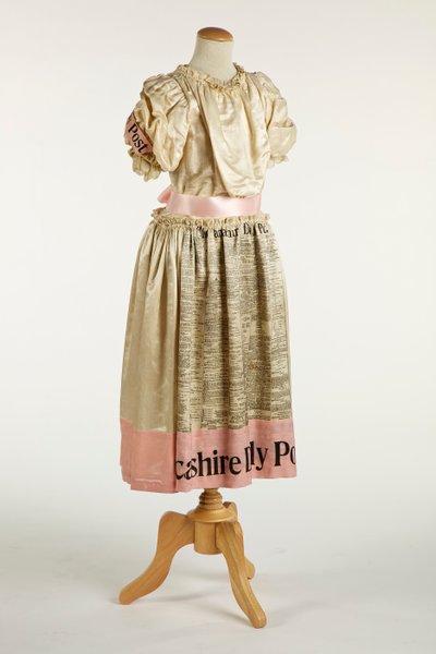 Robe de fantaisie pour filles, 1897 - English School