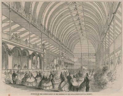 Intérieur de la serre dans les jardins de la Société Royale d