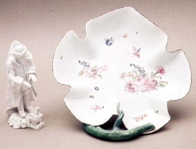 Plat en feuille de Longton Hall, Trembly Rose, 1755, et figure de l