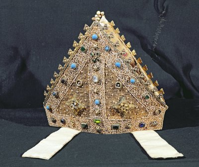 Mitre appartenant à William of Wykeham, fin du 14ème ou début du 15ème siècle - English School